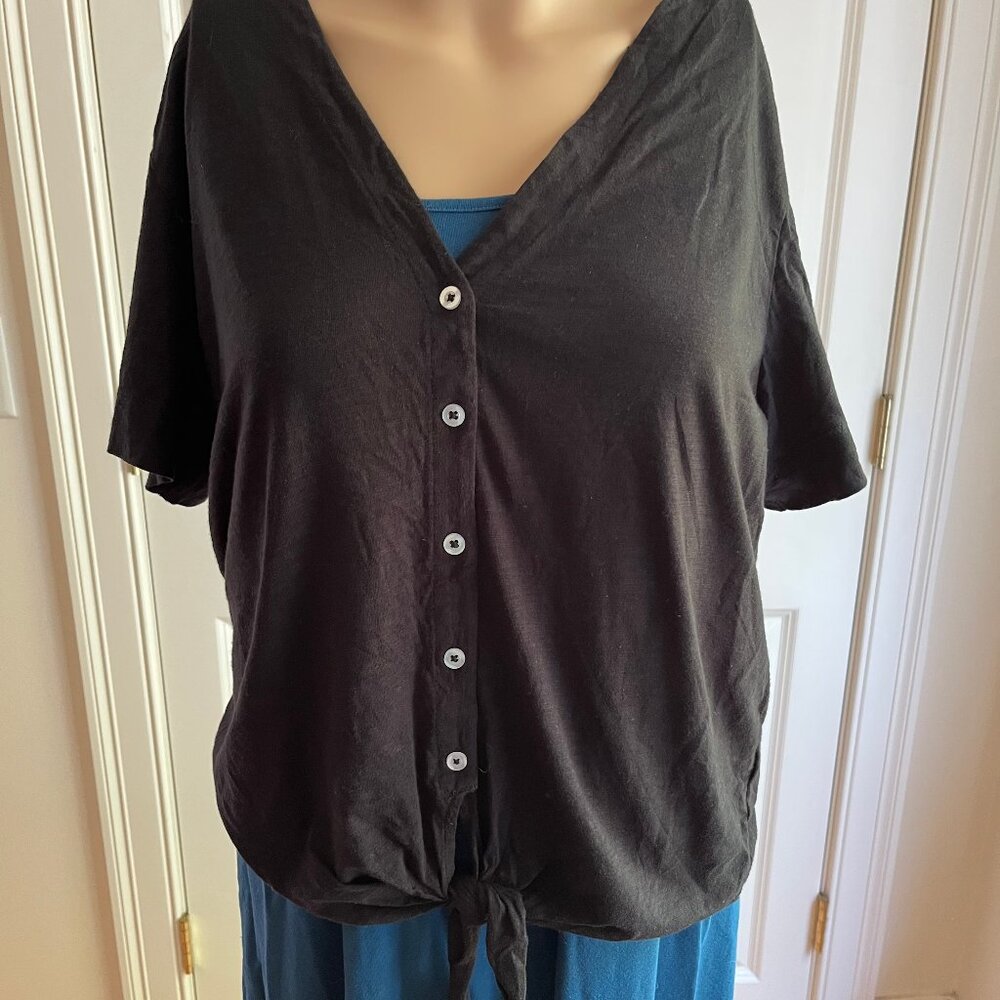 Lilla P tie front blouse Large.